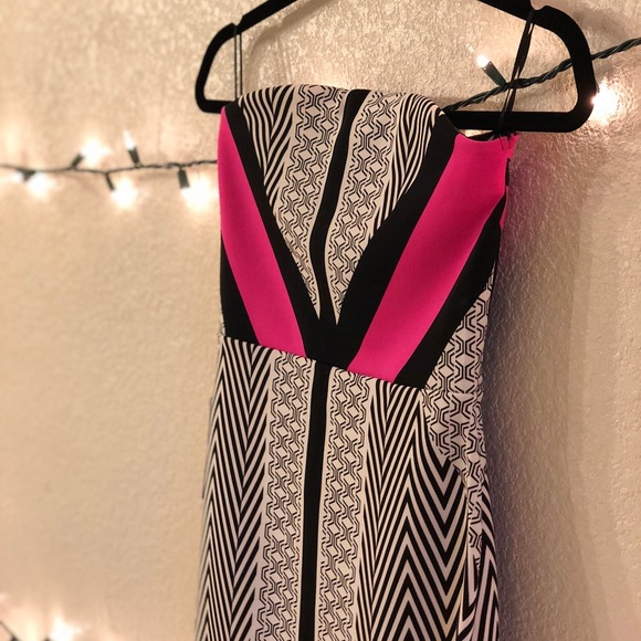 Geometric Strapless Mini Dress - Picture 3 of 4
